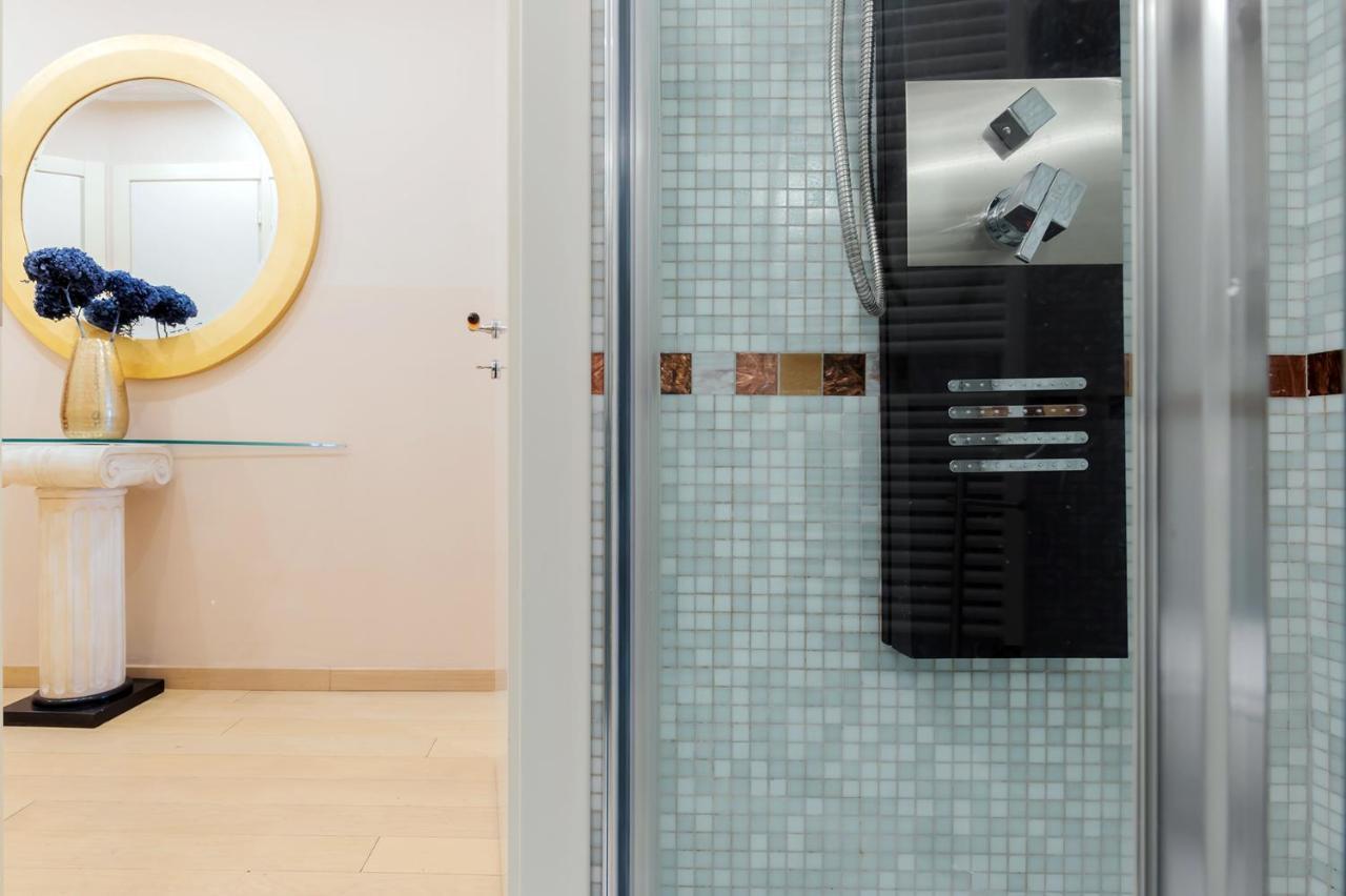 Milan Retreats Duomo Suites ภายนอก รูปภาพ