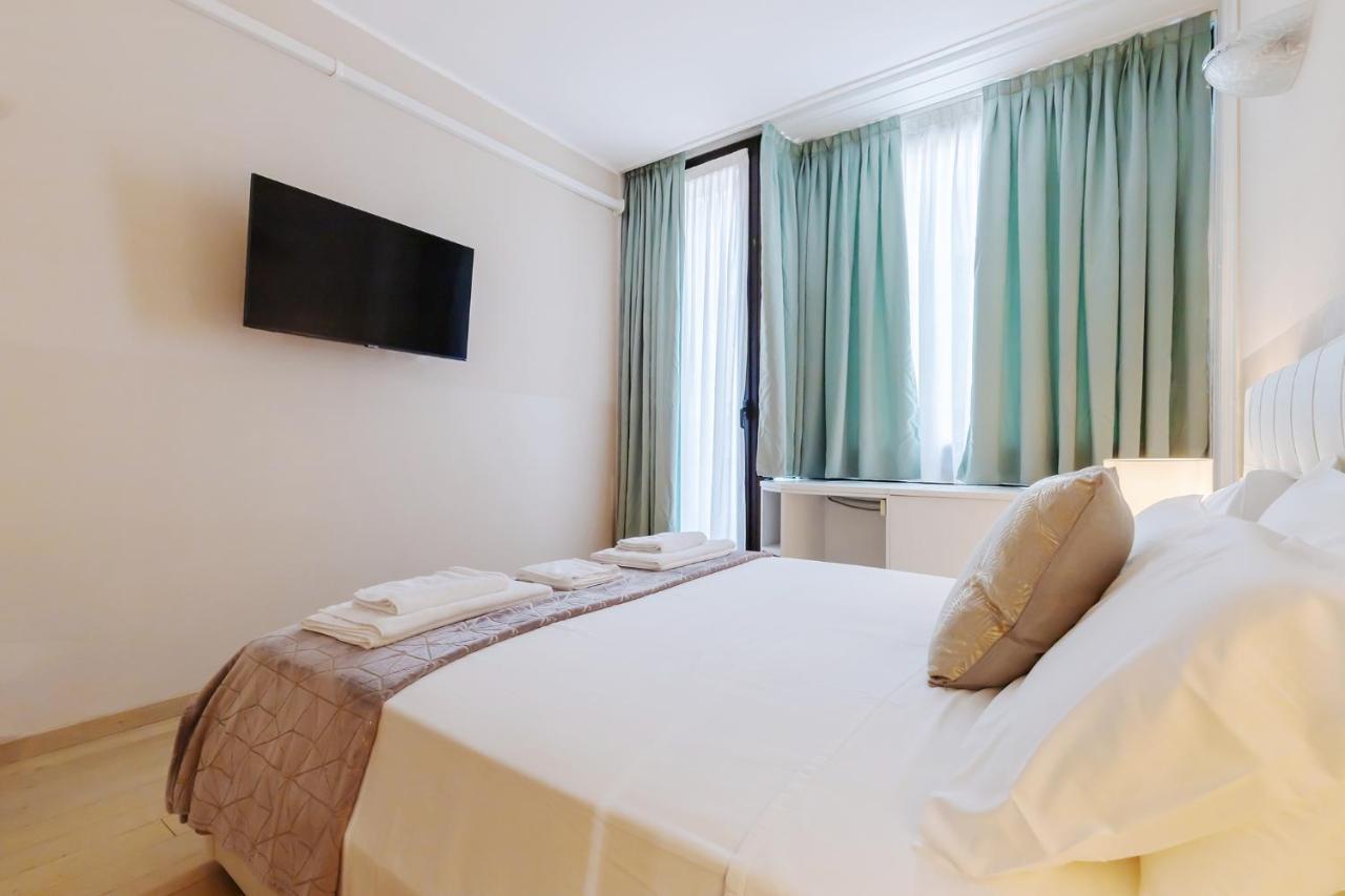 Milan Retreats Duomo Suites ภายนอก รูปภาพ